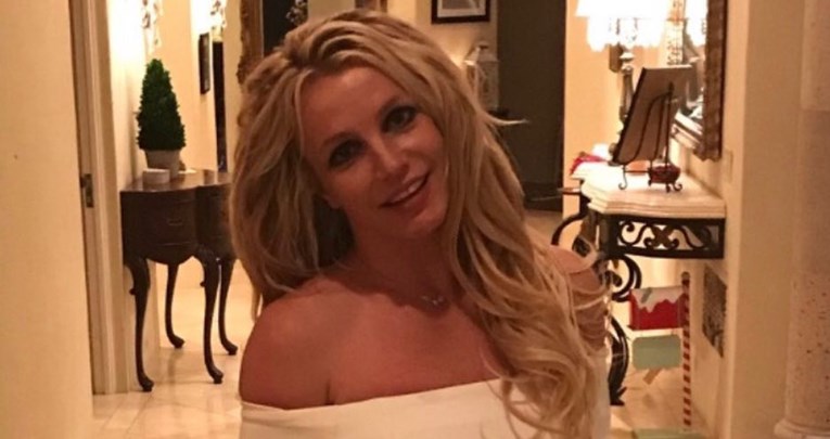 Britney se pohvalila vježbama koje radi, a ljudi je napali zbog jednog detalja